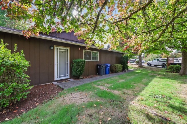 Photo - MOVE IN READY NOW! Normandy Park 1 level 2...