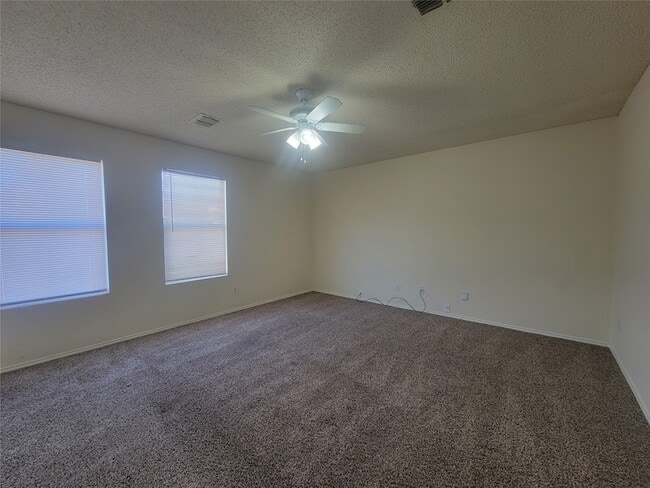 Photo - 2233 Maple Dr