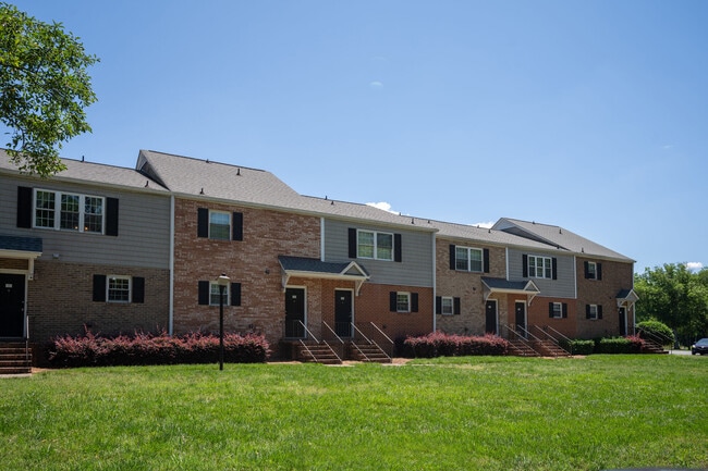 Vetra Forest Hills - Lexington Street