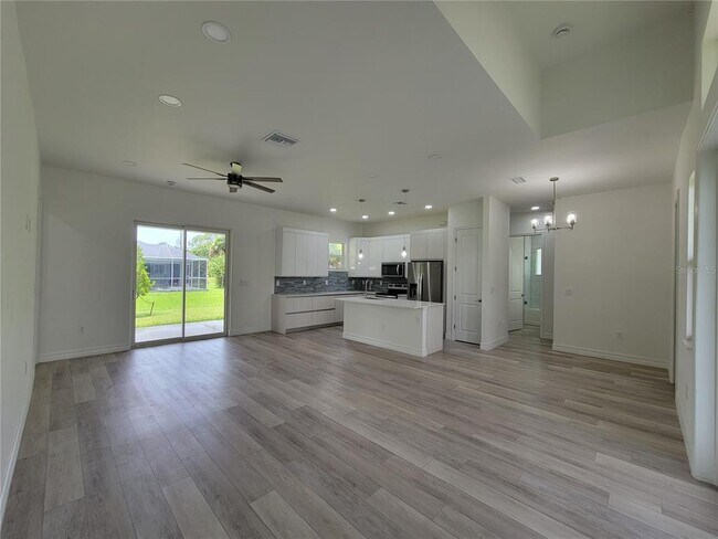 Photo - 2721 Parasol Ln