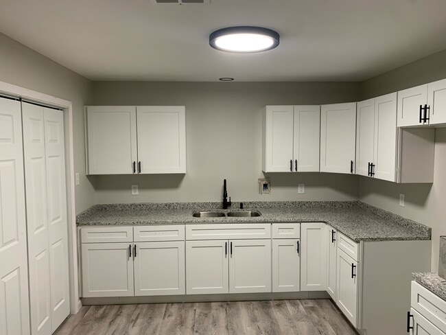 Photo - 3605 Thomas Dr Unit #3