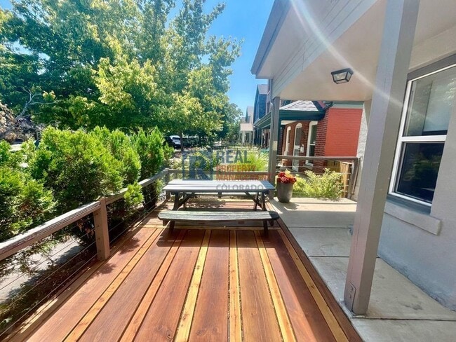 Photo - 2555 N Clarkson St