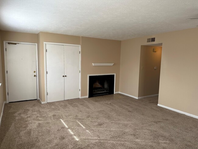 Photo - 460 Lenney Dr Unit 1
