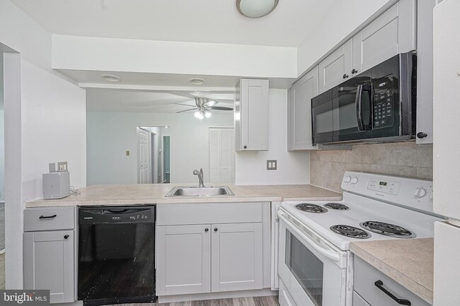 Photo - 366A Delancey Pl Unit 366A