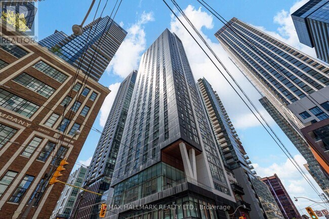 Photo - 357 King St W Unit 906