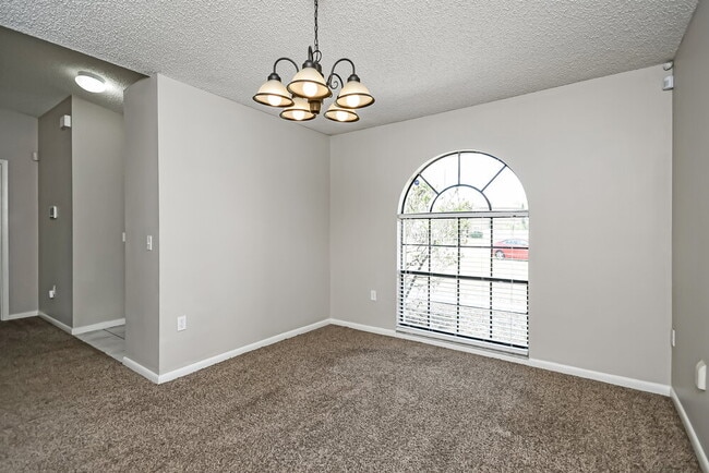 Photo - 1209 Croydon Cir