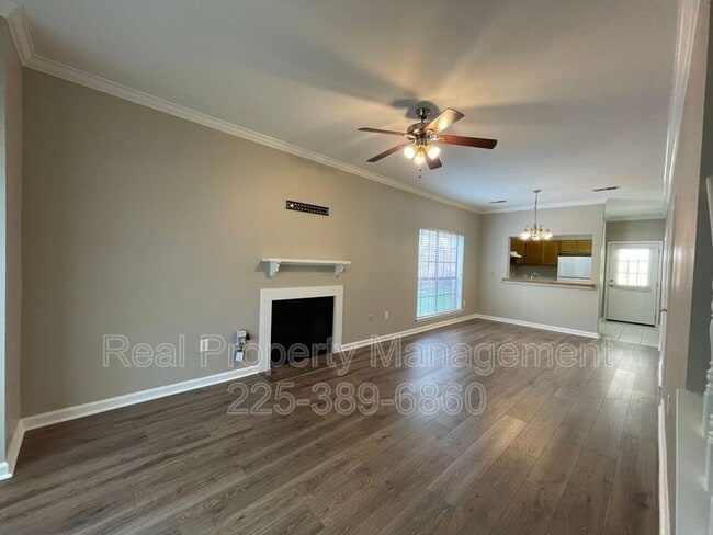 Photo - 910 W Macci St