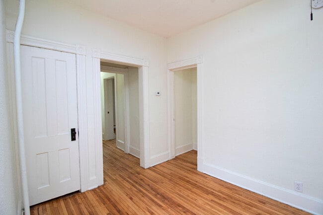 869 Central Ave W