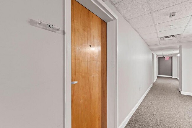 Photo - 106 N High St Unit 102