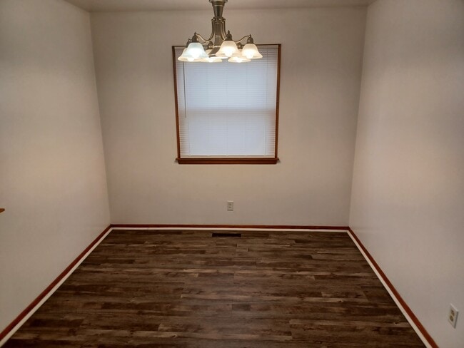 Photo - 321 Elder St