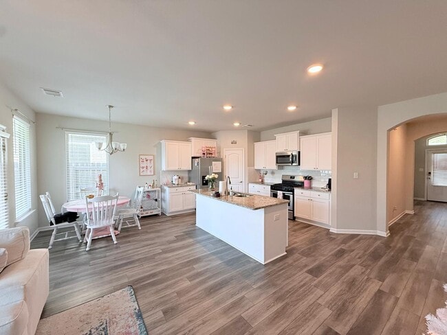 Photo - 1008 Meridian Dr