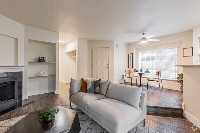 2BR, 2BA - 1062SF - Living Room