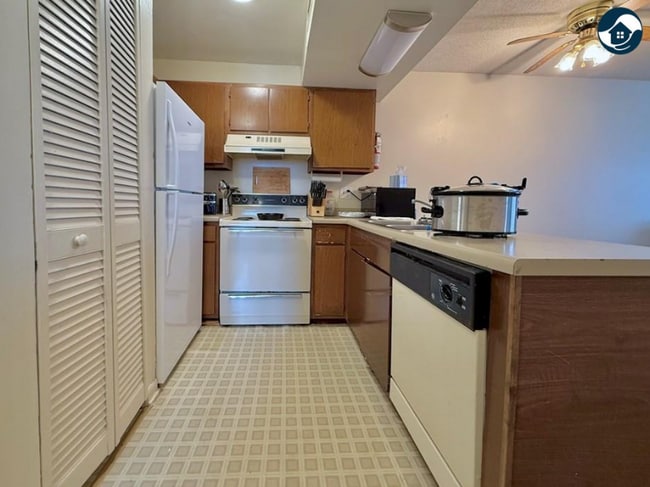 Photo - 229 E King St