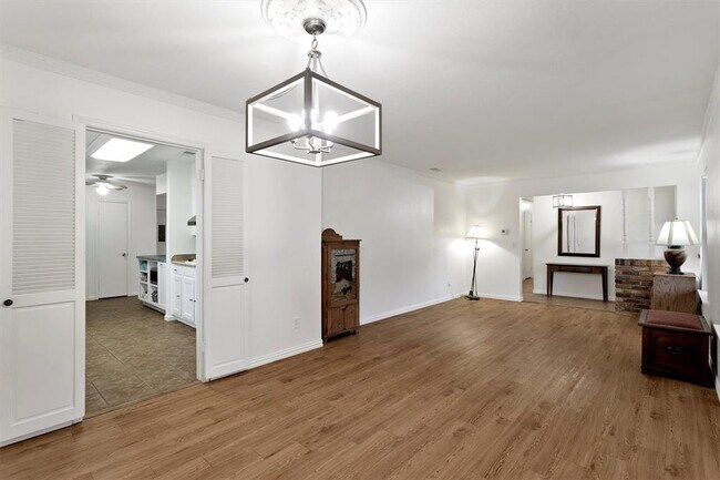 Photo - 1760 Mapleton Dr