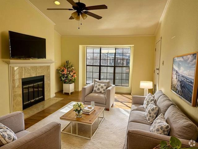 Building Photo - 2733 Silver Creek Dr Unit 205 Rental