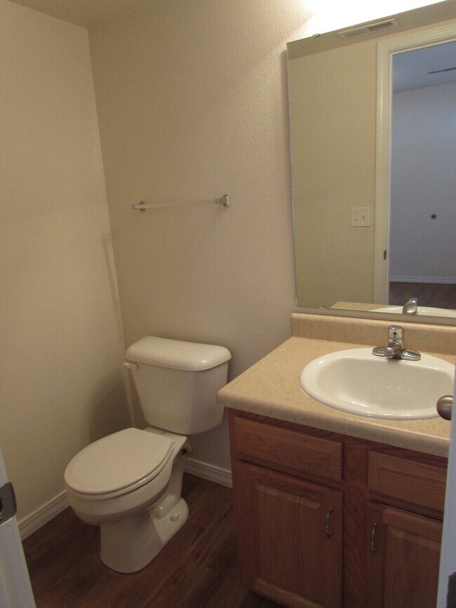 Photo - 6525-MF1-E2 Unidad 115