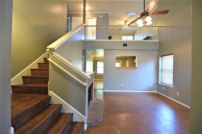 Photo - 2813 Greenlee Dr