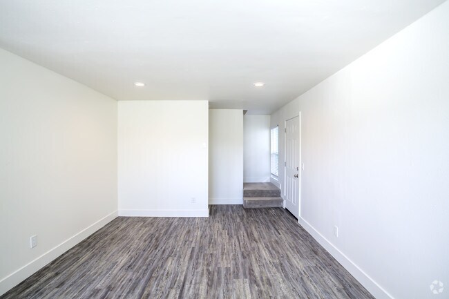 3HAB, 1.5BA - 1250 ft² - Hilltop Townhomes