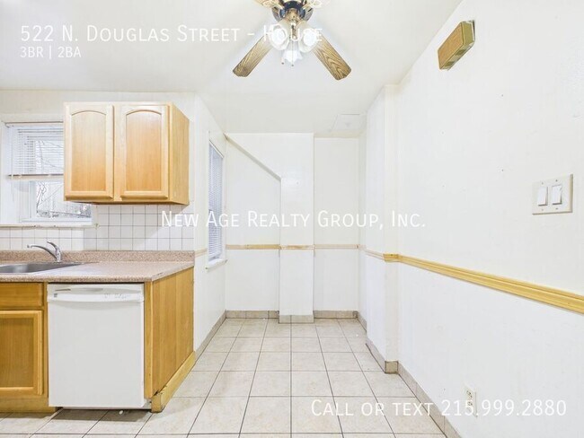 Photo - 522 N Douglas St Unit House