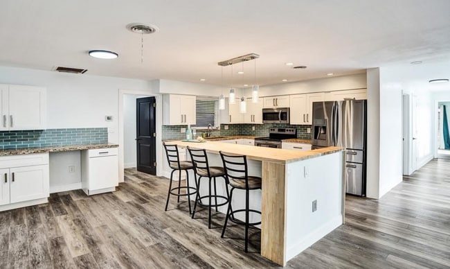 Photo - 1710 SW 6th Ave