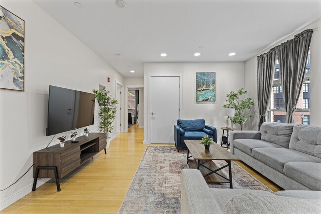 Photo - 601 Albany St Unit ID1240294P