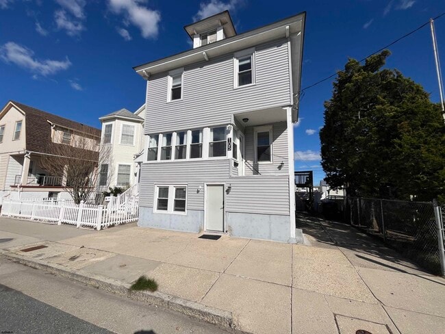 Photo - 105 N Windsor Ave