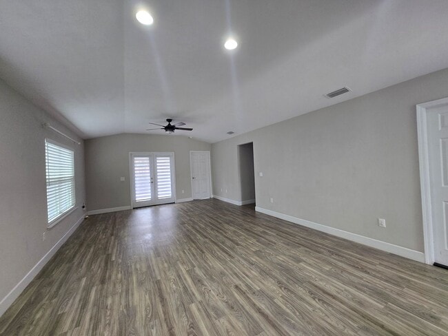 Photo - 3/2 Home in Oak View Village