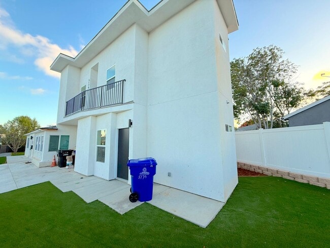 Photo - 5176-5178 Ewing St. Unit 5178 Ewing St.