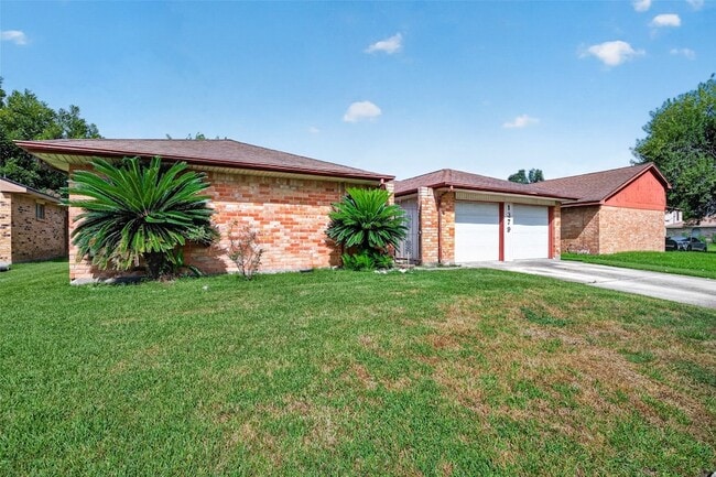 1379 Wrotham Ln