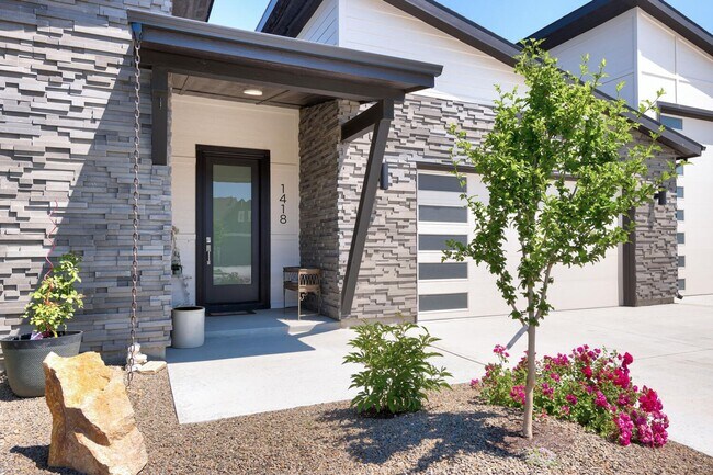 Photo - New home for Rent! Great Location.