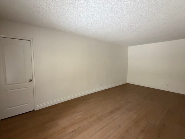 Large family room and hall closet - 100 Hermosa Ave Unit 1h