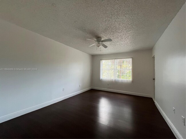 Photo - 4334 NW 9th Ave Unit 9-2H