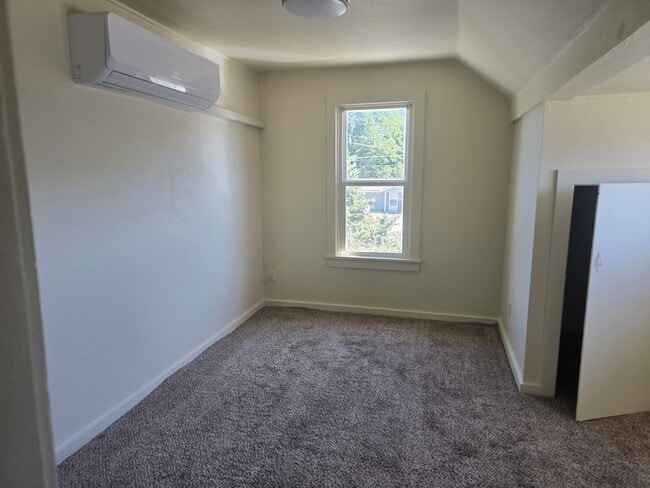 Photo - 403 De Barr Ave Unit A