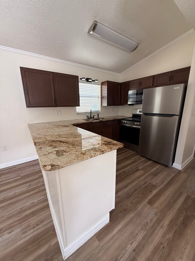 Photo - 115 58th St E