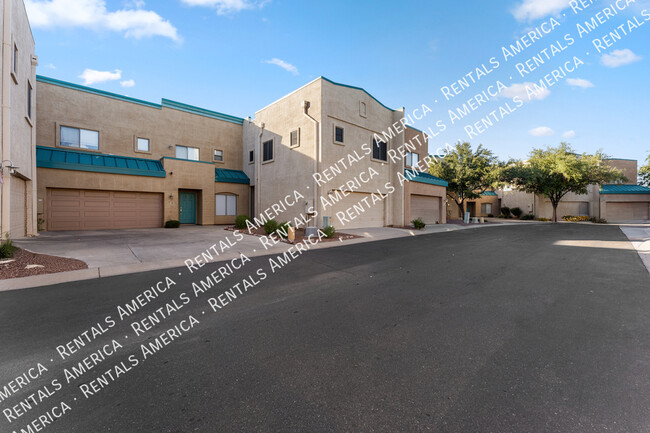 Photo - 1015 S Val Vista Dr Townhome