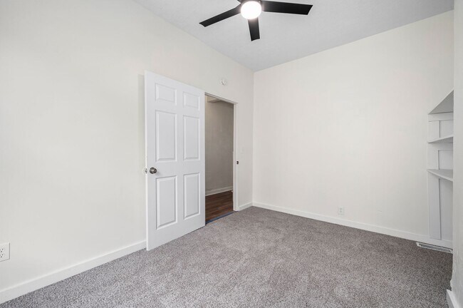 Photo - 3 bed 1 bath - newly updated, central air, laundry.