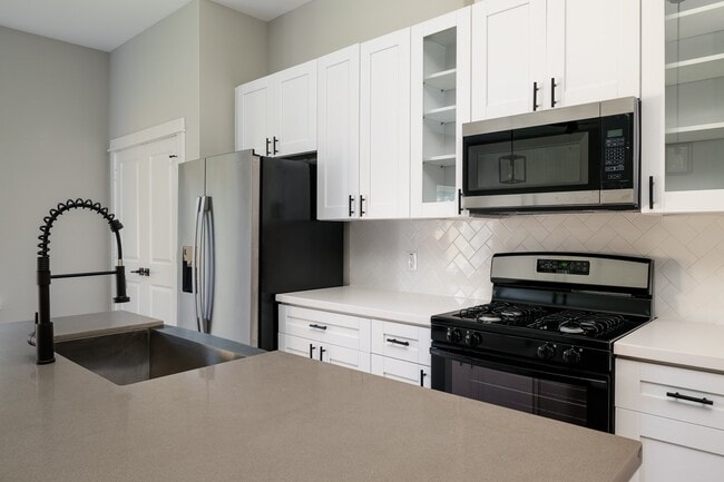 Building Photo - 417 Stonework Garden Ln