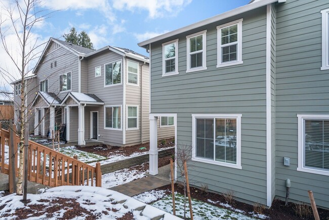 Photo - Super clean & spacious 4-bdrm/3-bath townh...