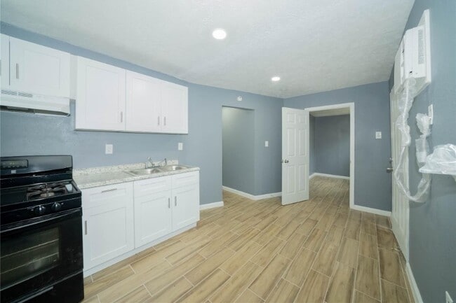 Building Photo - 1426 Telephone Rd Unit 1BD