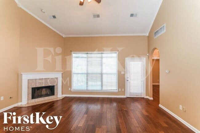 Photo - 2215 Purple Leaf Ln