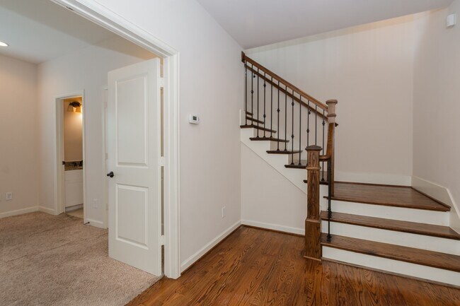 Photo - 1404 W 26th St