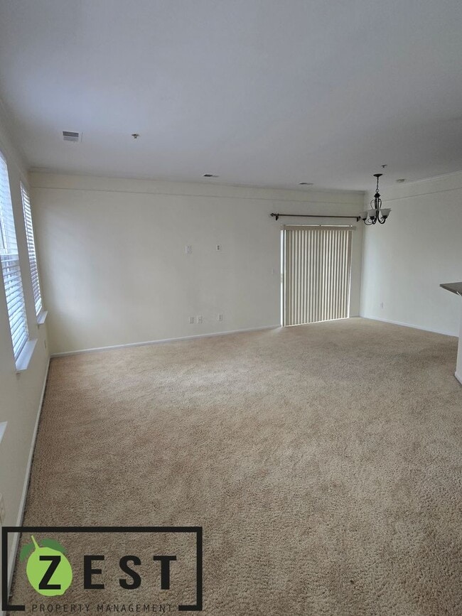 Photo - 2 BA 2 BD TOWNHOME! OPEN HOUSE 4/7 3-3:30 PM