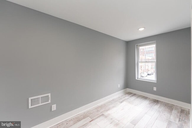 Photo - 3252 Miller St Unit 2