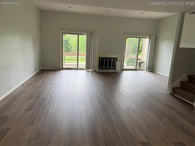 Photo - 7422 Azalea Ct