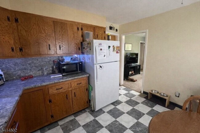 Photo - 83 Chestnut Hill Dr W