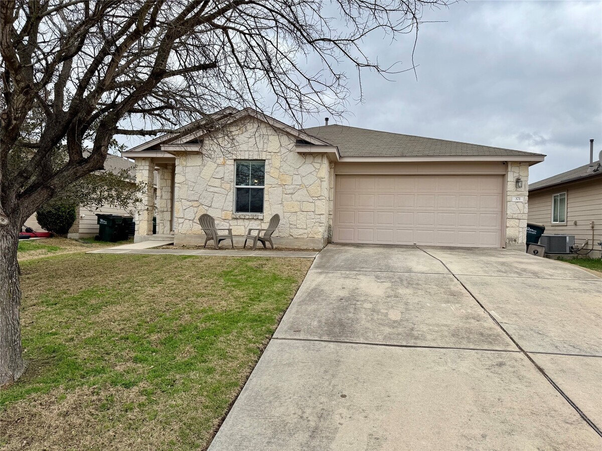 Photo - 371 Nottingham Loop