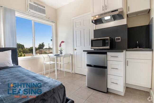Building Photo - 5120 S Avalon Blvd Unit 1C Rental