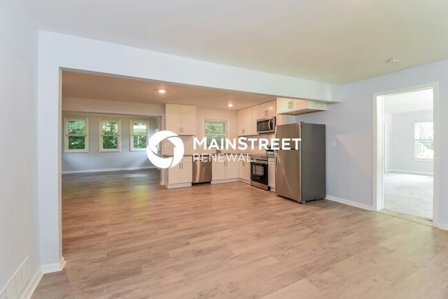 Photo - 4 Bedroom Pet-Friendly Home in Mableton, GA with Main Street Renewal