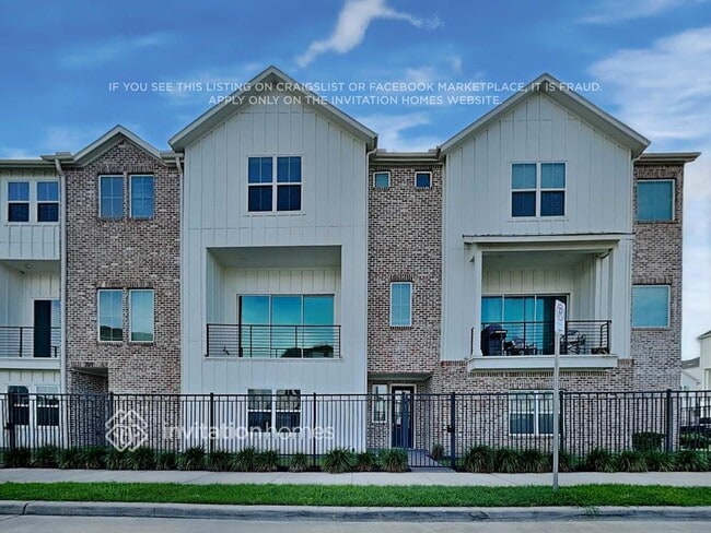 Photo - 711 Carriage Knls Dr House