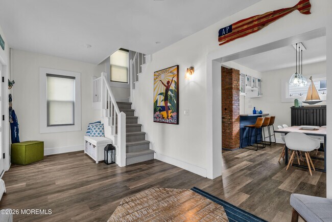 Photo - 1208 Bond St